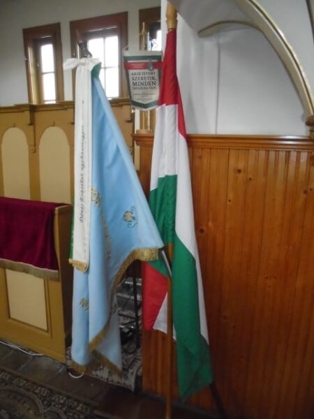 Az Arad Belvárosi Református templom zászlói