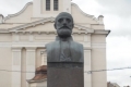 Fábián Gábor szobra az Arad Belvárosi Református templom előtt