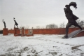 Budapest Memento kommunista szoborpark Steinmetz kapitány és Osztapenko szobrai és a Fegyverbe! szobor