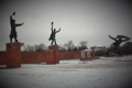 Budapest Memento kommunista szoborpark Steinmetz kapitány és Osztapenko szobrai és a Fegyverbe! szobor