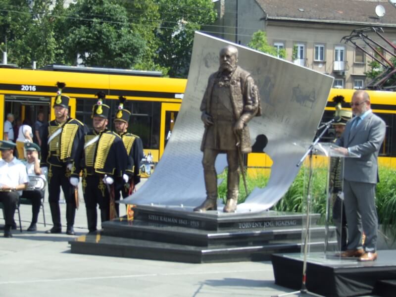 Budapest Széll Kálmán terén a Széll Kálmán szobor avatási ünnepsége