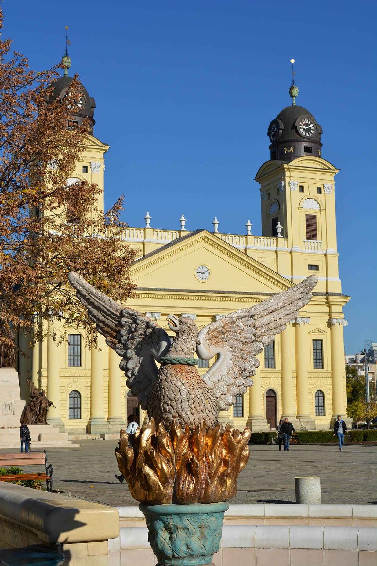 Debrecen Főnix-szobor és szökőkút