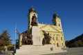 Debrecen Kossuth Lajos szobor, a háttérben a Nagytemplom