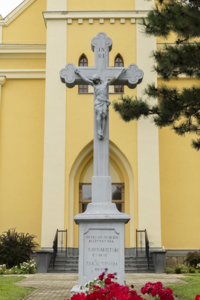 Gávavencsellő -A Munkás Szent József római katolikus templom keresztje
