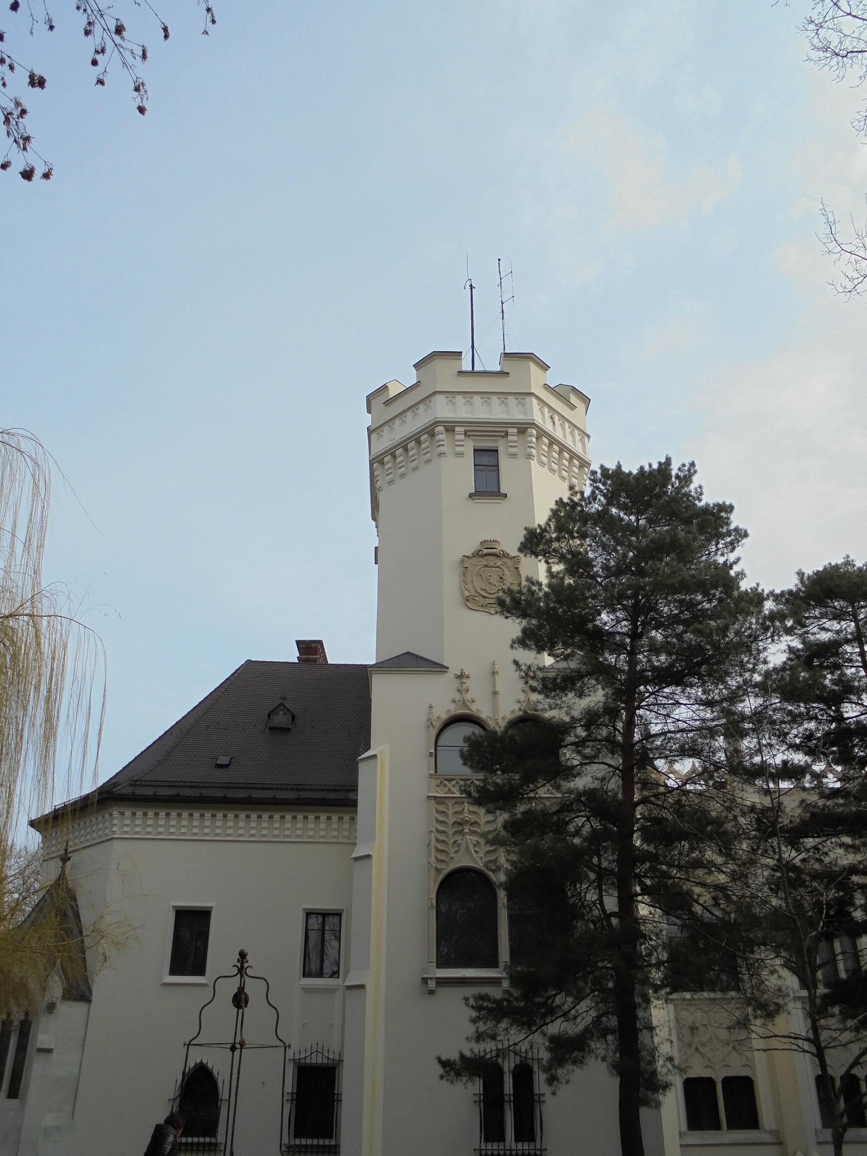 Nagykároly Károlyi kastély tornya