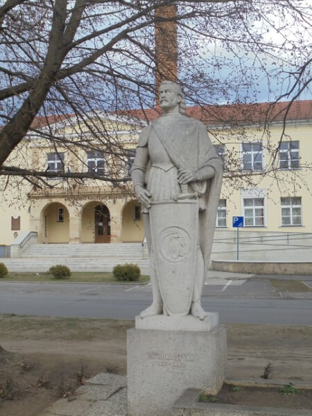 Nyírbátor Báthori István szobor