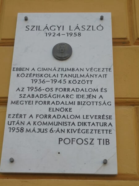 Nyíregyházi Evangélikus Kossuth Lajos Gimnázium falán Szilágyi László emléktábla