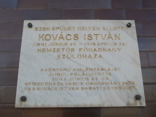 Nyíregyháza Kovács István nemzetőr főhadnagy vértanú szülőházának emléktáblája