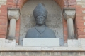 Nyíregyháza Római katolikus templom egyik ablakában Samassa József érsek mellszobra