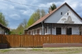 Penyige tornácos parasztháza
