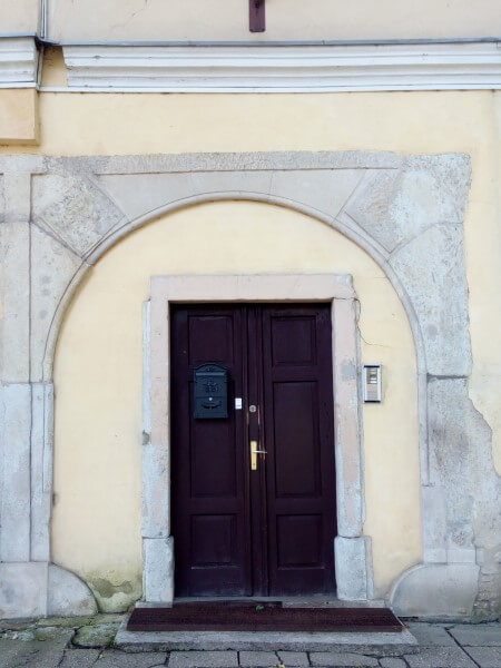 Sárospatak - A római katolikus plébánia bejárata
