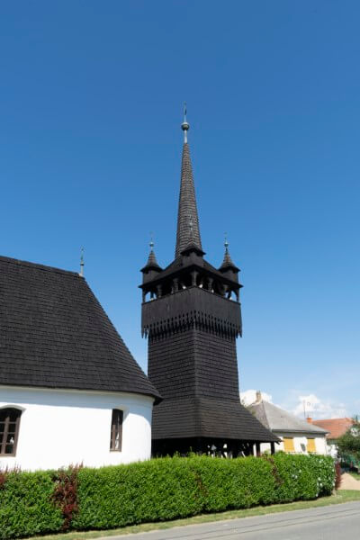 Tiszacsécse - A református templom haranglábja